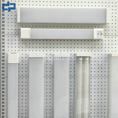 Éclairage de boîtier en acier inoxydable 2FT LED Batten Light IP20 éclairage linéaire industriel 110LM / W - 140LM / W 18W montage de surface robuste LED Batten Light