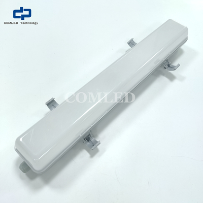 Lumière LED à trois couleurs à l'épreuve des intempéries IP66 LED à l'épreuve des intempéries 3CCT Lumière à vapeur changeante à trois couleurs 1500 mm Lumières à LED étanches approuvées par CE SAA C-Tick UKCA pour l'éclairage industriel